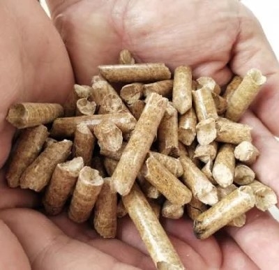 マツ生物量の燃料木餌、煉炭の生物量のおがくずの餌