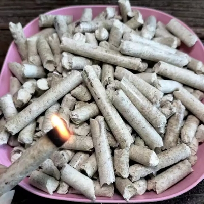BBQの生物量木は圧縮される無煙高い発熱量の煉炭を小球形にする
