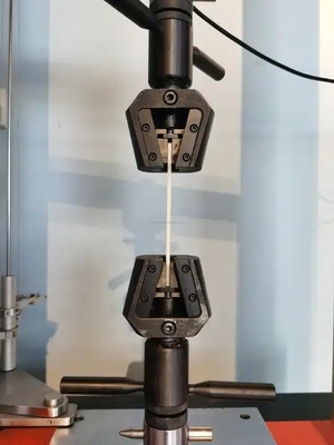 デジタル サーボ機構の自在継手の試験機、油圧抗張試験機