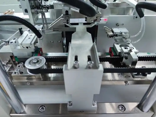 自動使い捨て可能なマスク機械最高速度170/分